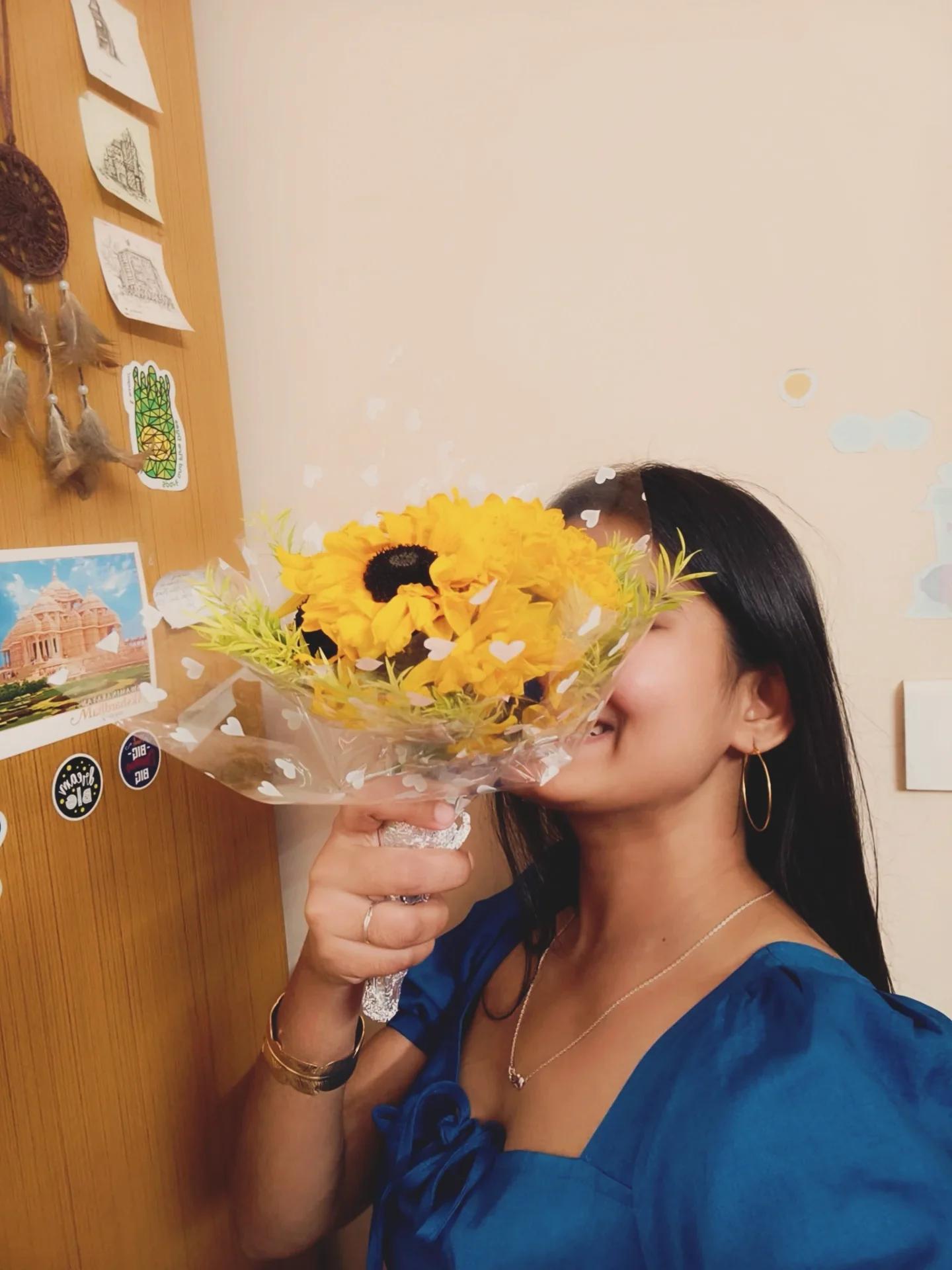 Tashu with bouquet